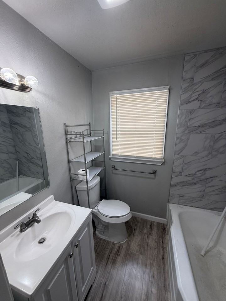 2811 35th St - Photo 3 of 11