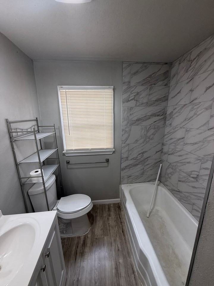 2811 35th St - Photo 4 of 11