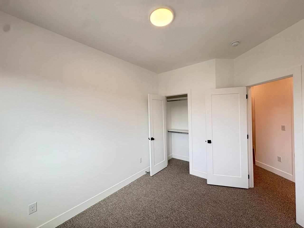 1681 W 2025 N - Photo 2 of 16