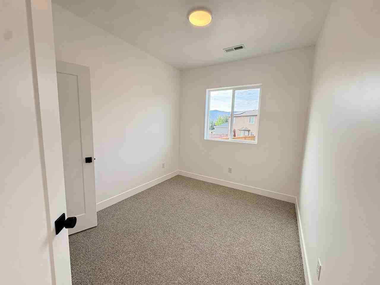 1681 W 2025 N - Photo 7 of 16