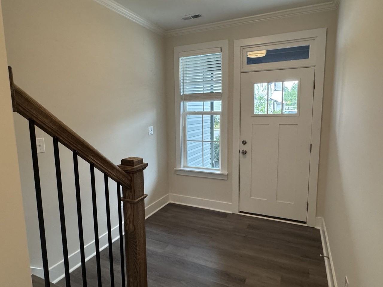 623 Marshskip Way - Photo 4 of 27
