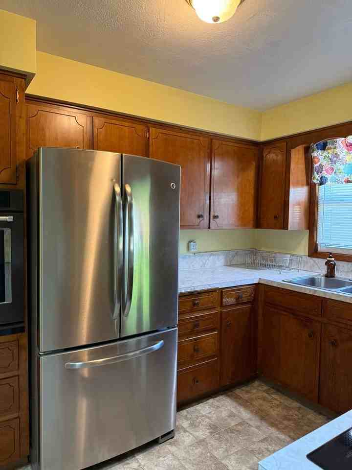 4649 39th Ave Ne - Photo 6 of 13