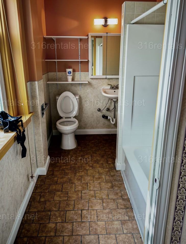 Heritage Inn - Photo 3 of 4