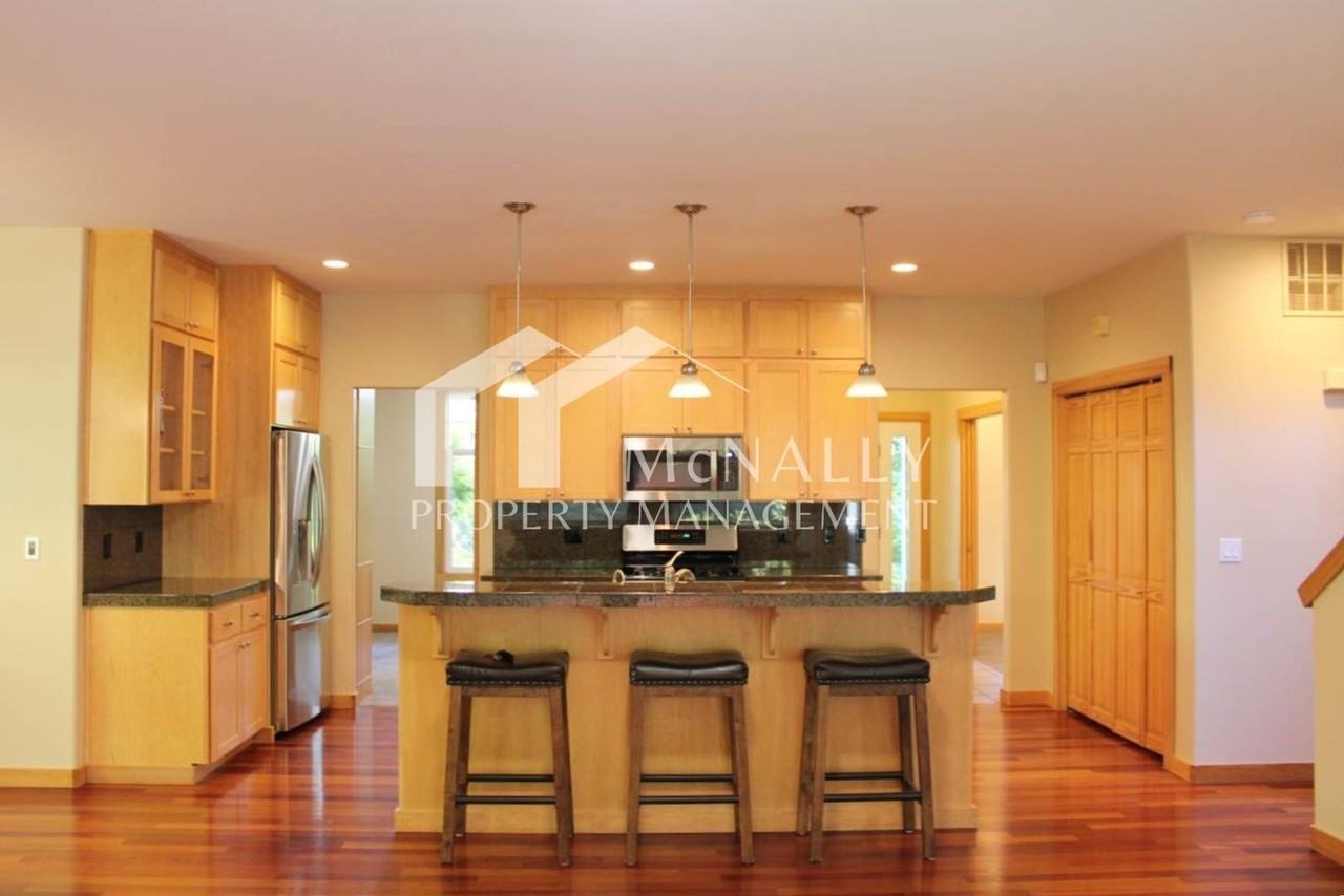 5713 49th St Nw - Photo 2 of 31