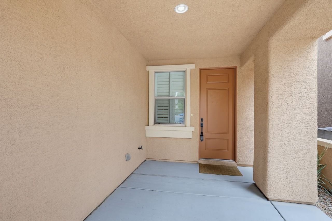 10420 Mystic Pine Rd - Photo 4 of 49