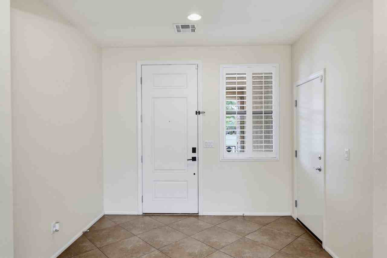 10420 Mystic Pine Rd - Photo 6 of 49