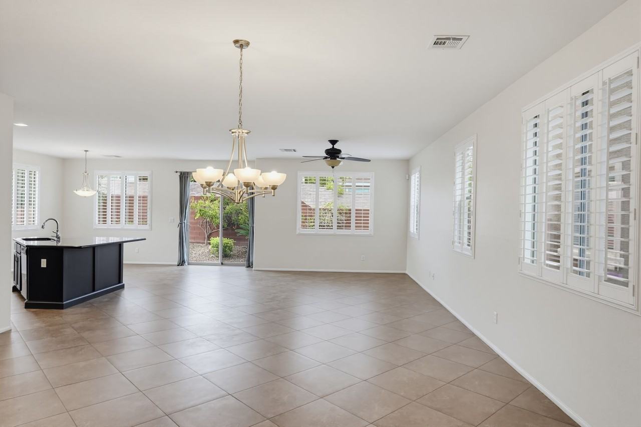 10420 Mystic Pine Rd - Photo 7 of 49