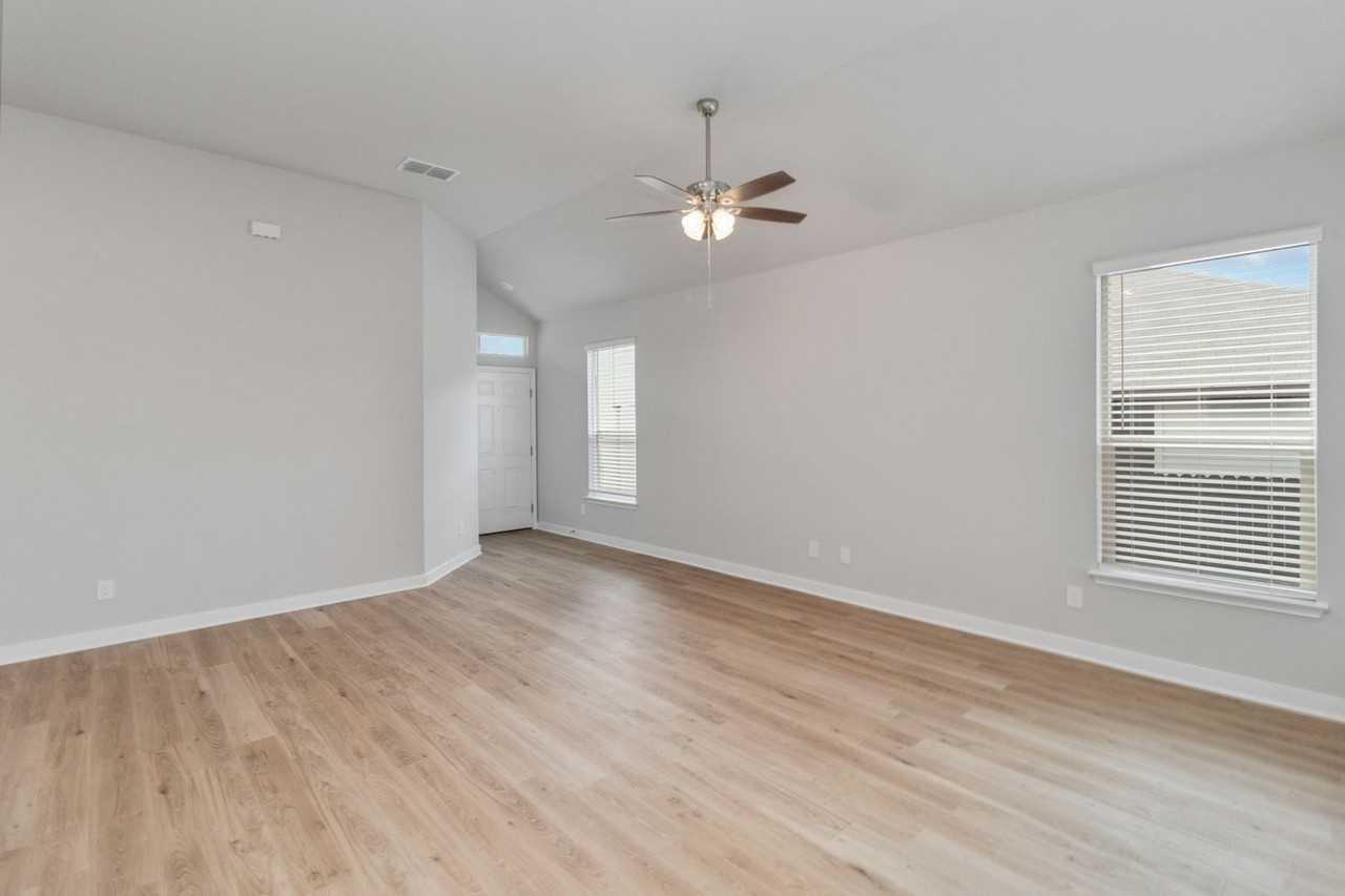 1008 Staglin St #A - Photo 2 of 30