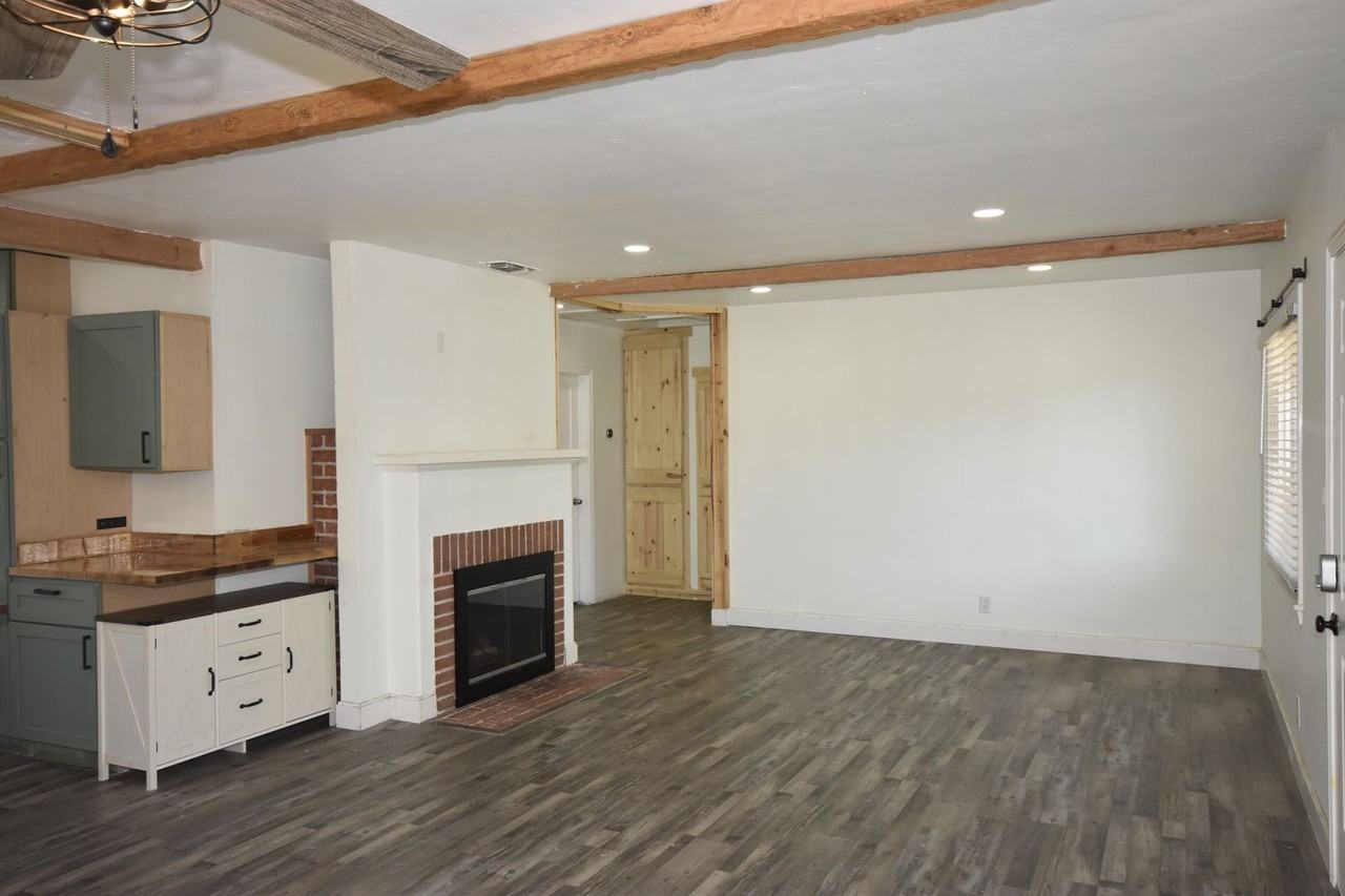 1544 Maryland Ave - Photo 6 of 20