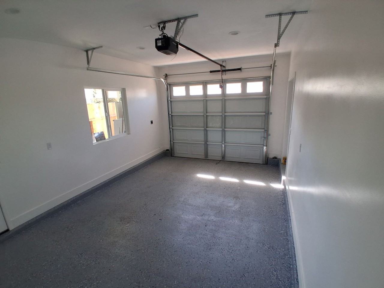 591 Grove Ave - Photo 2 of 12