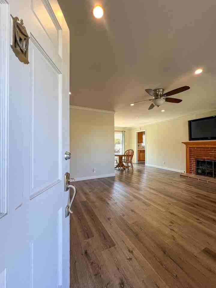 675 Webber St - Photo 3 of 24