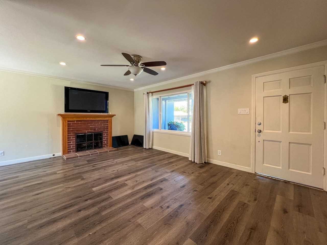 675 Webber St - Photo 5 of 24