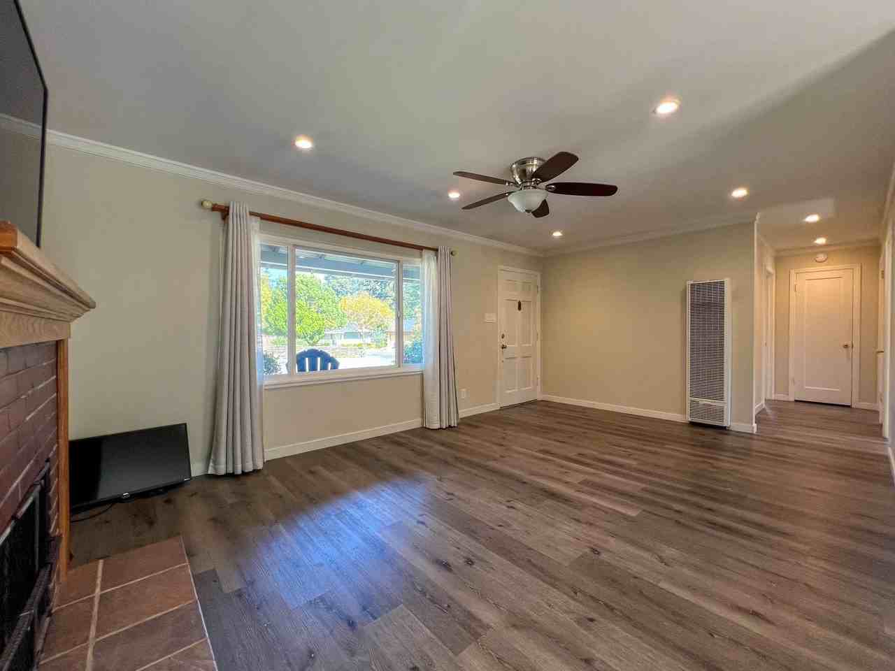 675 Webber St - Photo 6 of 24