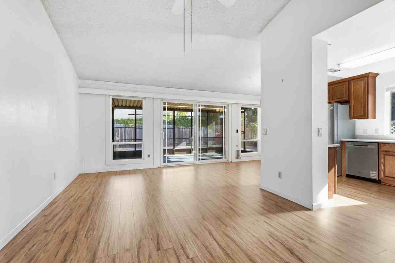 7113 Mountainside Dr - Photo 6 of 30