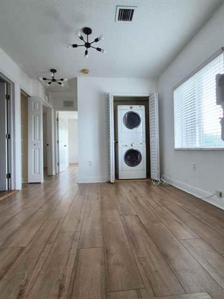 5837 5837 Tyler St th 5837 - Photo 4 of 8