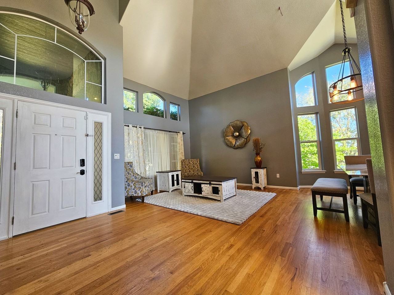 1550 S De Gaulle Cir - Photo 3 of 36