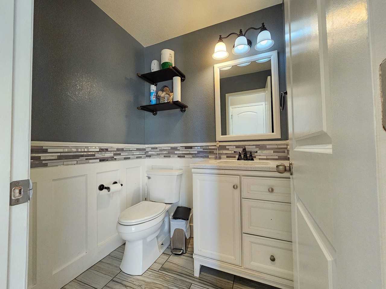 1550 S De Gaulle Cir - Photo 5 of 36