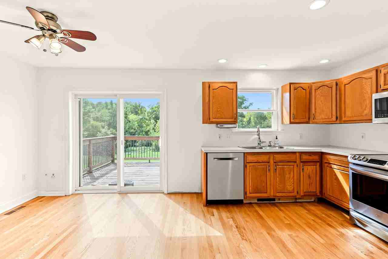 808 Yorkview Dr - Photo 7 of 31
