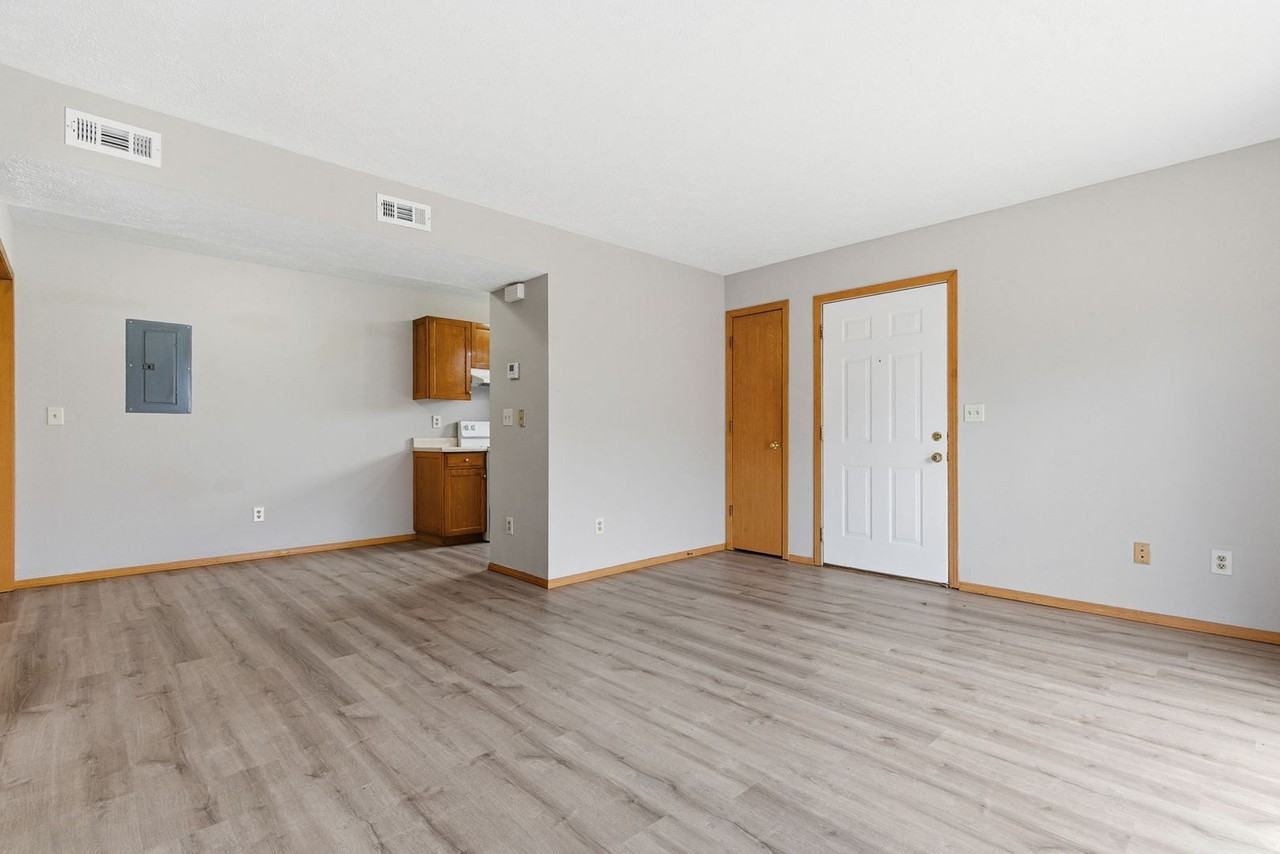 3360 S Fairway Ave - Photo 2 of 25