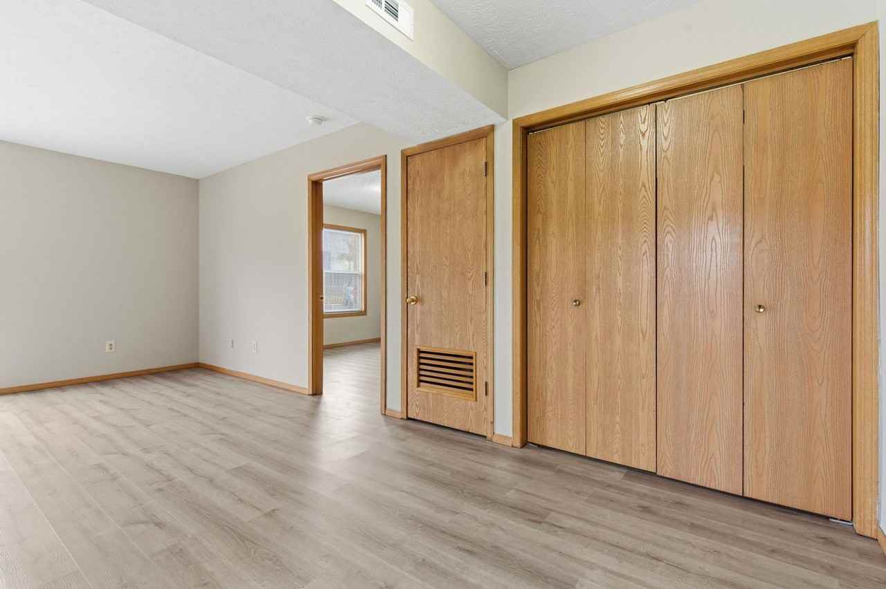 3360 S Fairway Ave - Photo 3 of 25