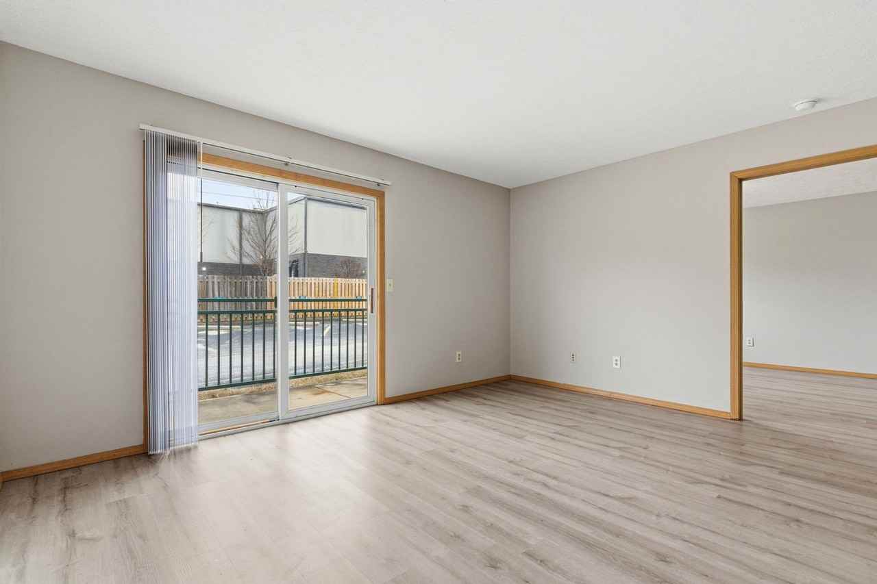 3360 S Fairway Ave - Photo 5 of 25