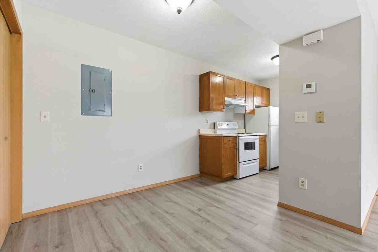 3360 S Fairway Ave - Photo 7 of 25