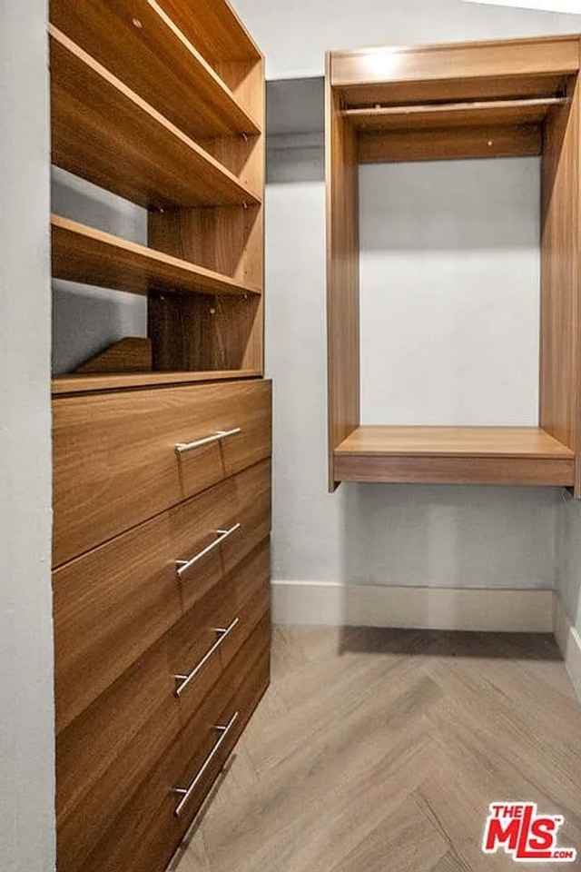 215 Newland St - Photo 6 of 32