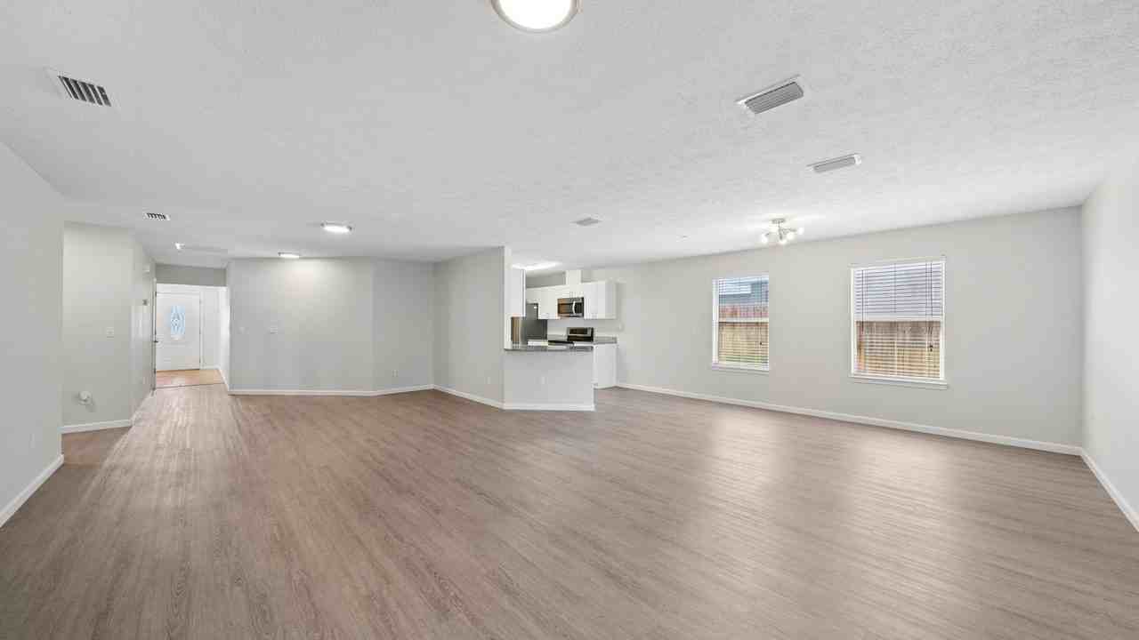2815 Krystal Leigh Ct - Photo 2 of 38