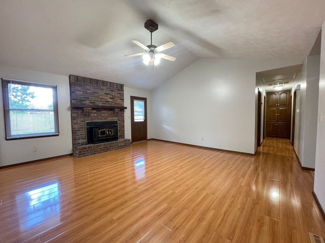 851 W Lois St - Photo 5 of 19