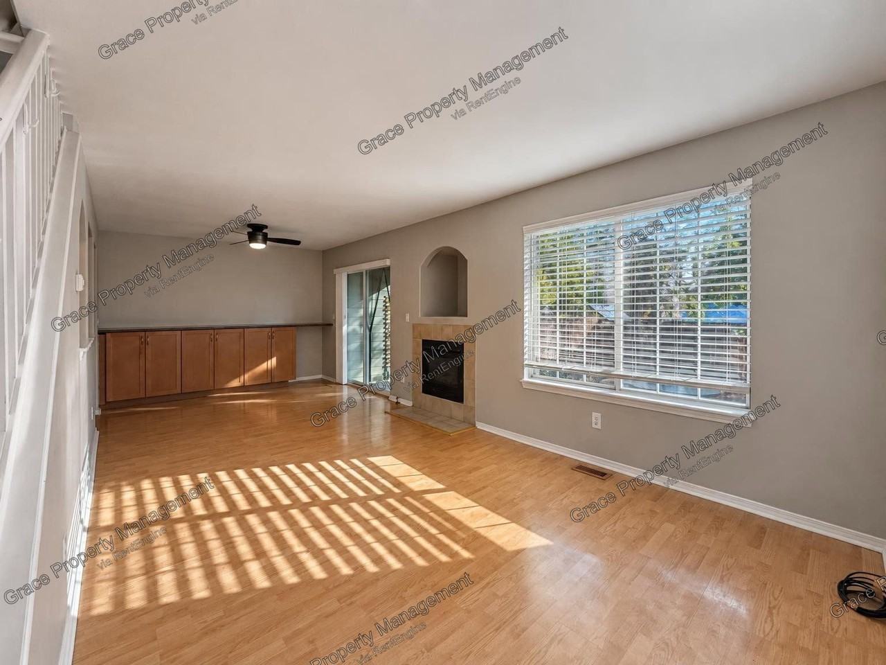 12756 Forest St - Photo 4 of 25