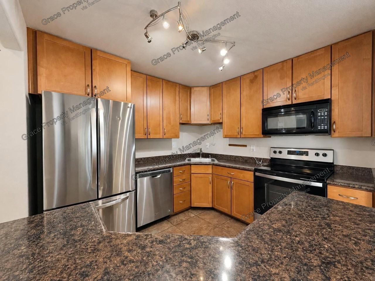 12756 Forest St - Photo 5 of 25
