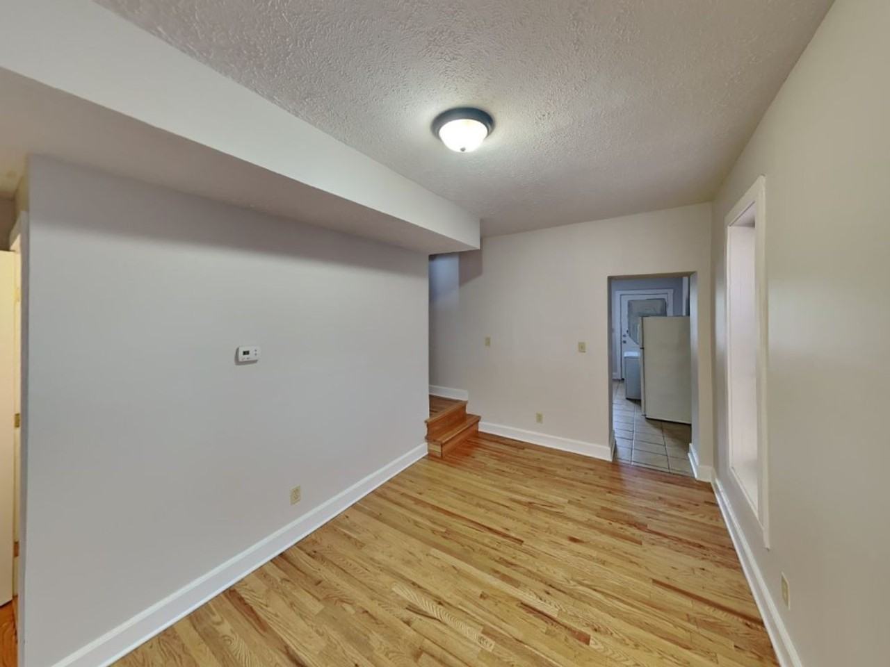 1371 Indianola Ave - Photo 4 of 15