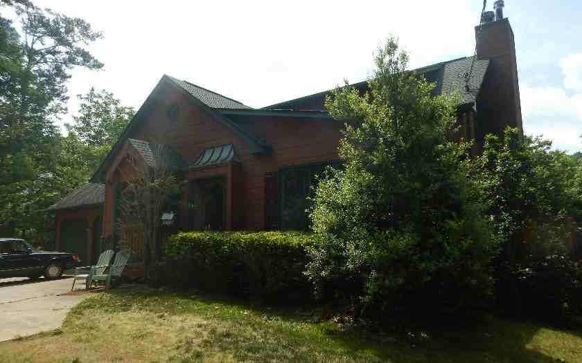 427 N Lake Dr - Photo 2 of 4