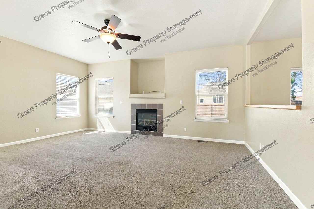 13937 Ivy St - Photo 3 of 26