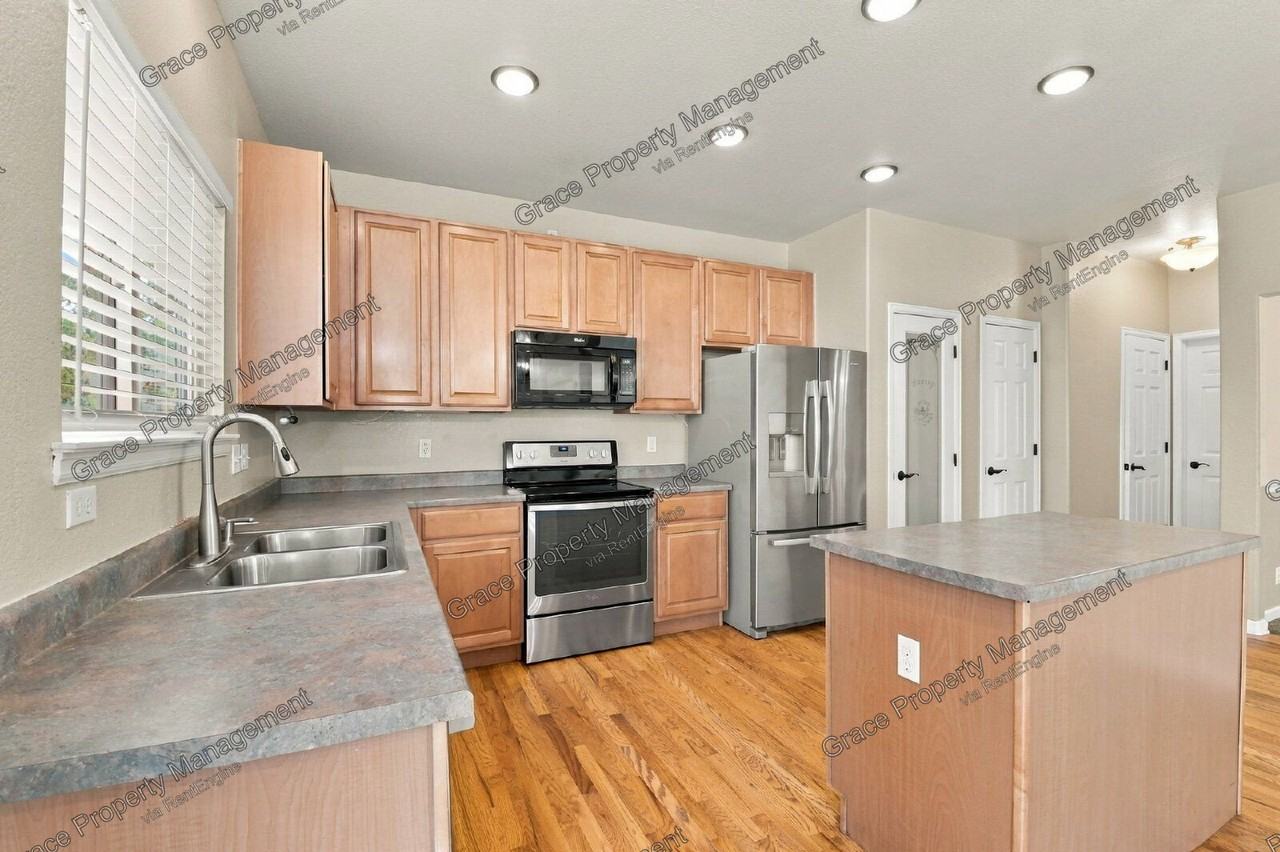 13937 Ivy St - Photo 6 of 26
