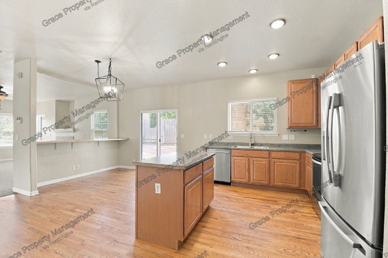 13937 Ivy St - Photo 7 of 26