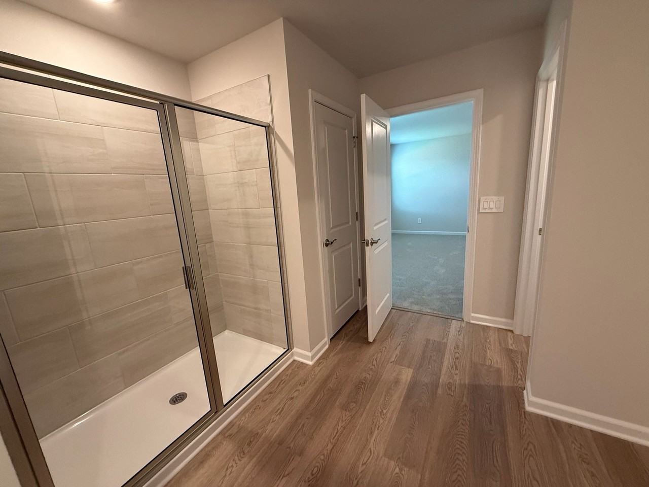 828 Ottawa Dr - Photo 3 of 42