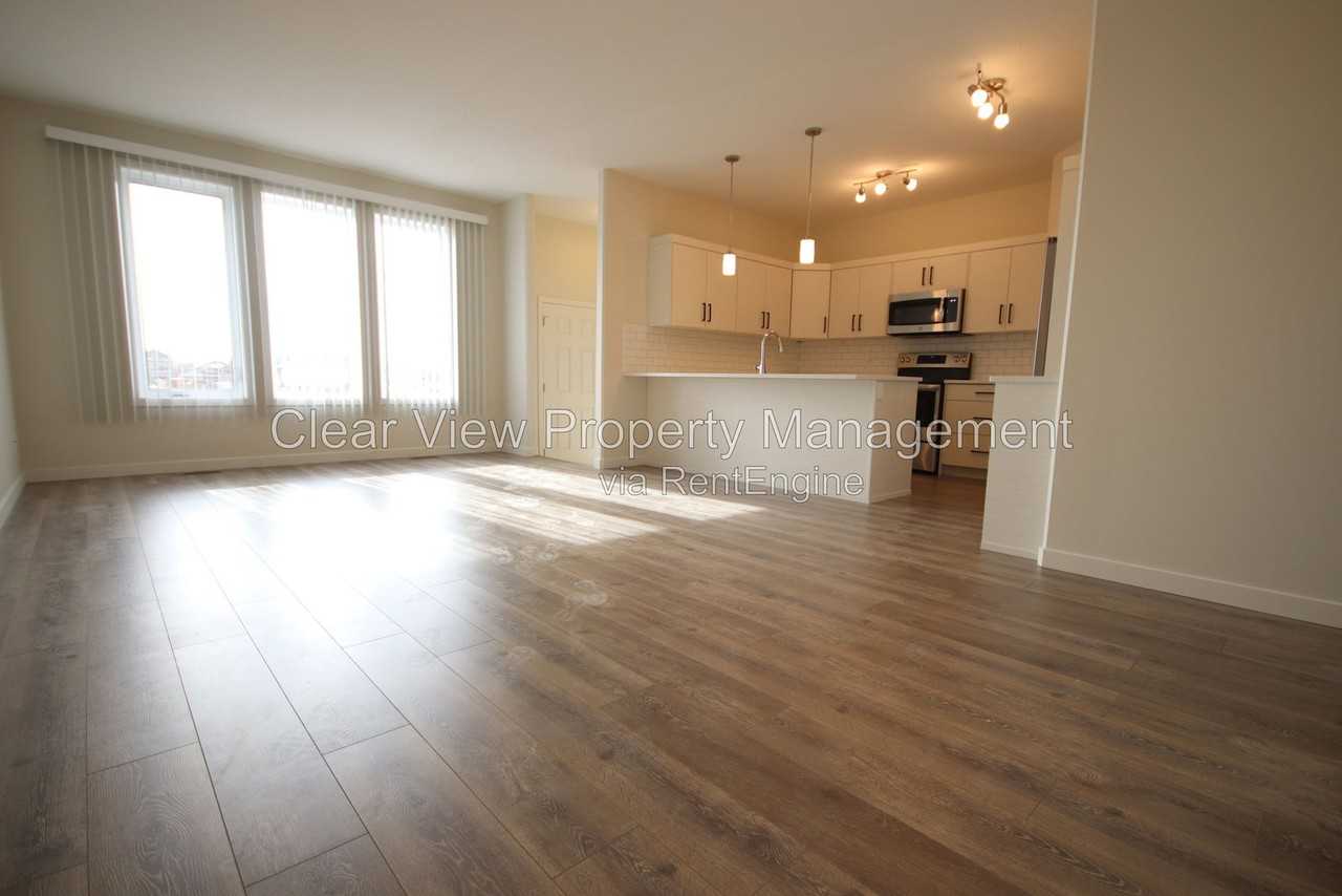 979 40 Ave N - Photo 2 of 20