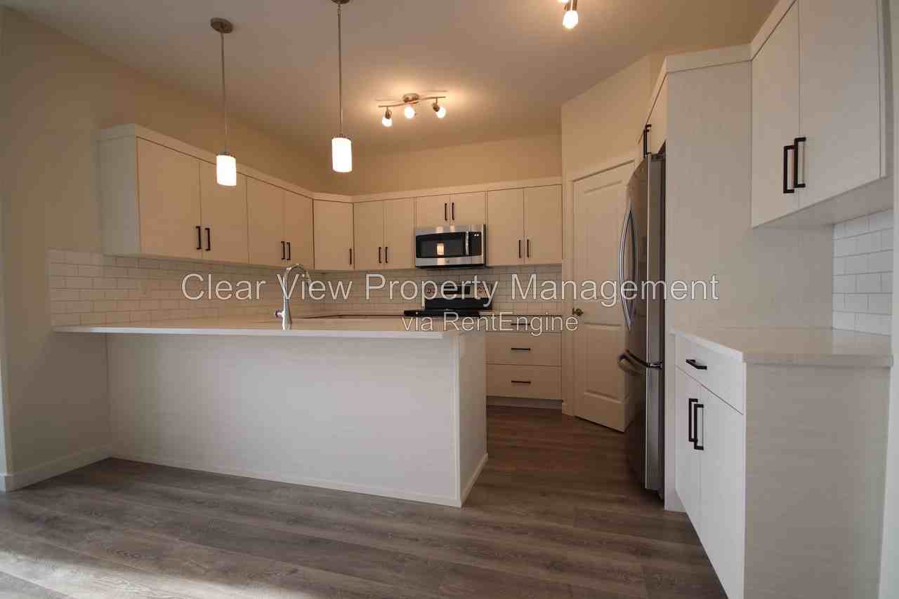 979 40 Ave N - Photo 4 of 20