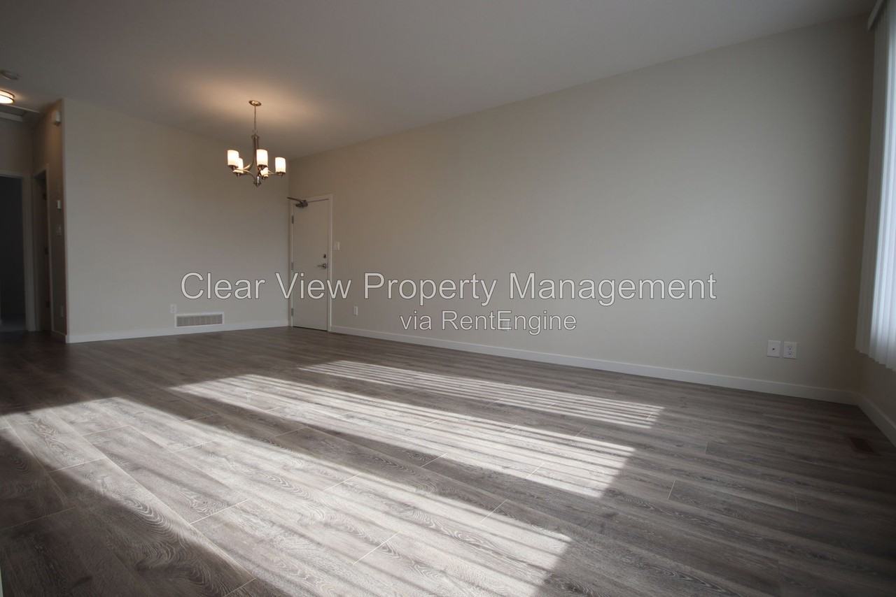 979 40 Ave N - Photo 7 of 20