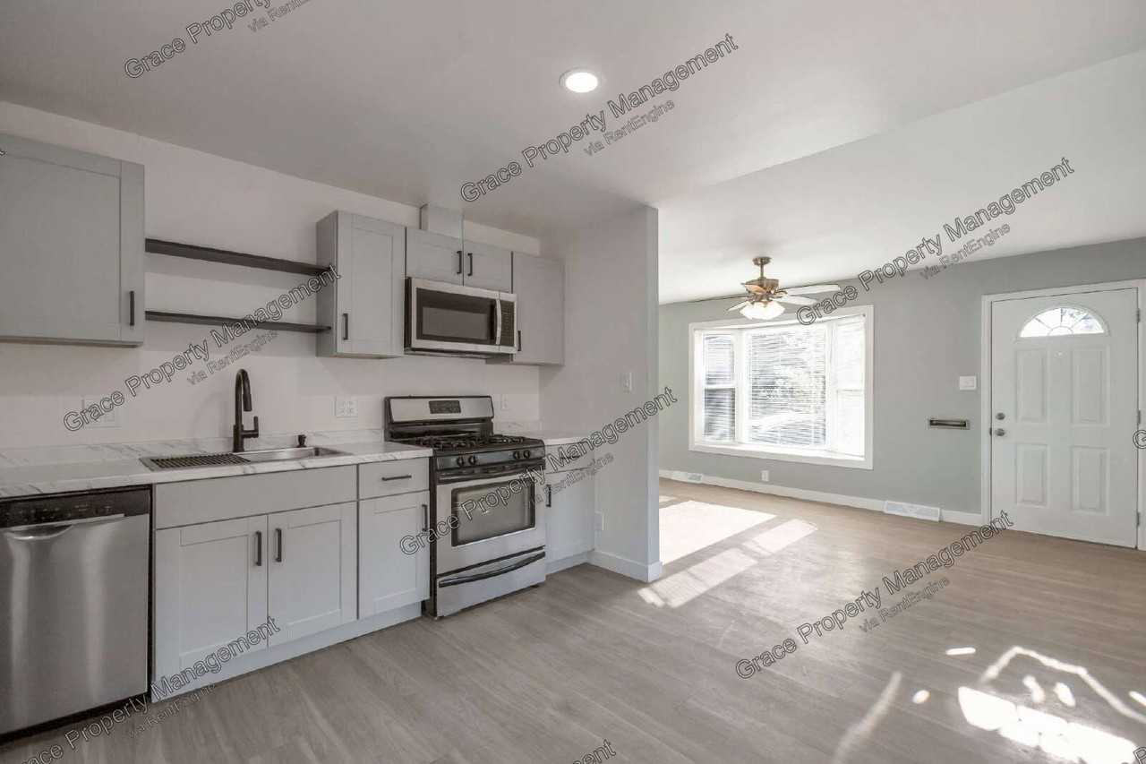 1695 S Raritan St - Photo 7 of 20