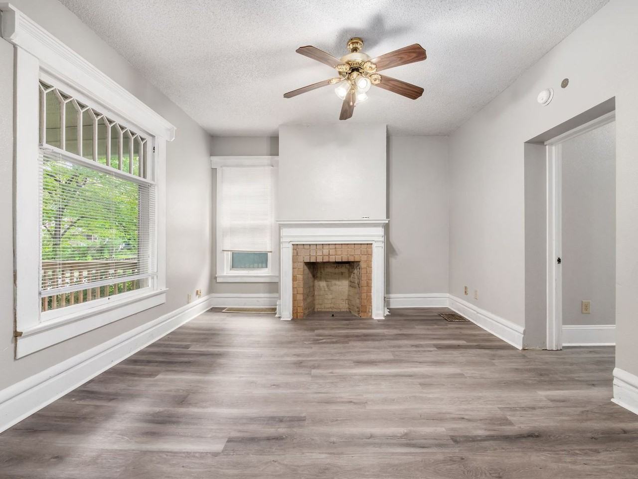 233 E Northwood Ave - Photo 6 of 29