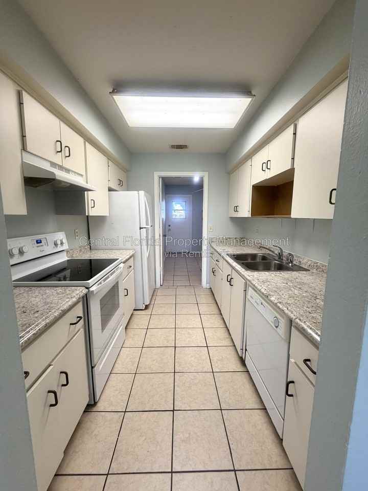 356 W Minneola Ave #1 - Photo 4 of 13