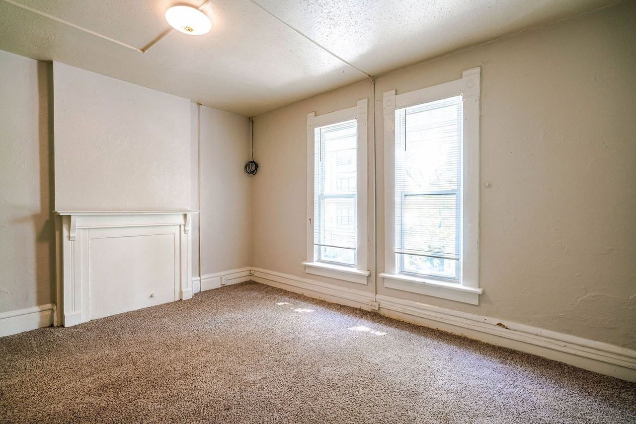 1283 Forsythe Ave - Photo 3 of 18
