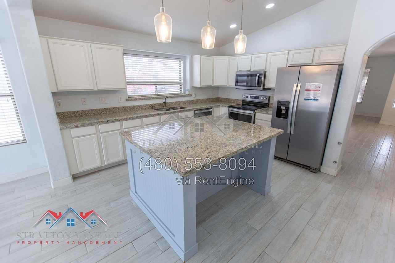 42447 W Colby Dr - Photo 2 of 41