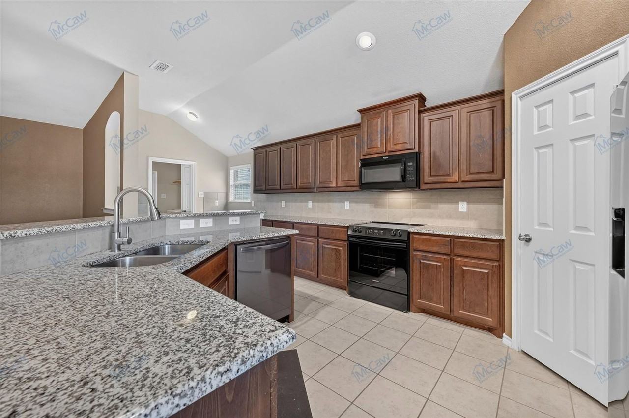 12000 Castleford Way - Photo 4 of 20
