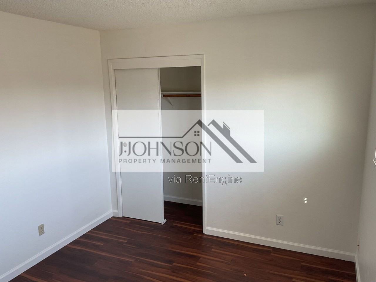 1338 W 12th St #G - Photo 2 of 7
