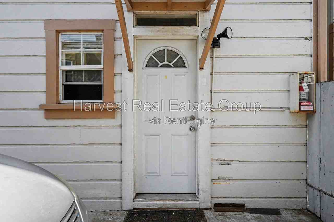 1219 Santa Clara Ave - Photo 4 of 16