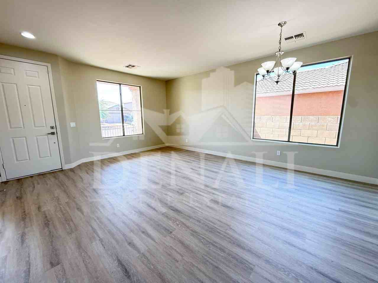 12514 W Winslow Ave - Photo 3 of 34