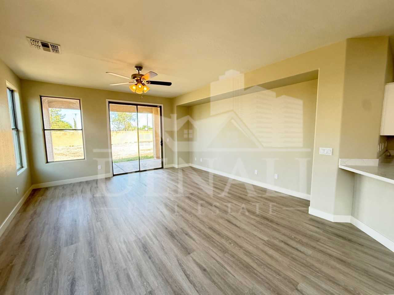12514 W Winslow Ave - Photo 5 of 34
